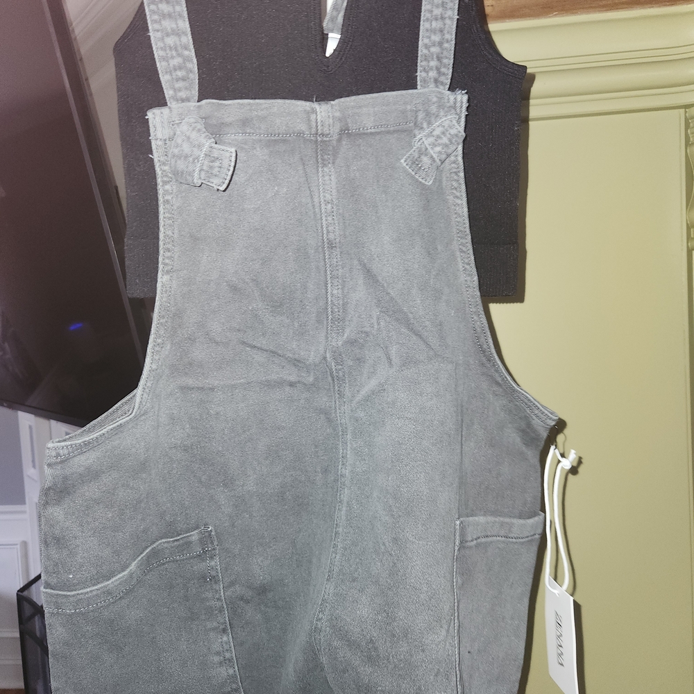 Zenana Outfitters Charcoal Romper and Black Zenana Tank